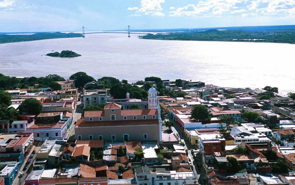 Plaza Bolivar y Catedral De Ciudad, Ciudad Bolívar, Bolívar State, Venezuela